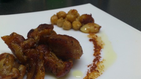 CARNE EN DULCE CON AJOS CONFITADOS Y GARBANZOS